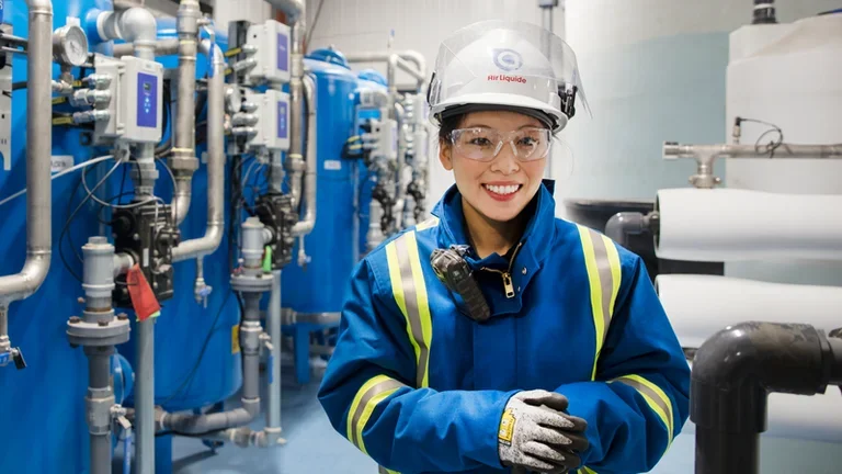 PEM electrolyzer in Bécancour, Canada 08